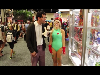 raychul moore as cammy at comic-con 2013 (with yeshmin blechin)