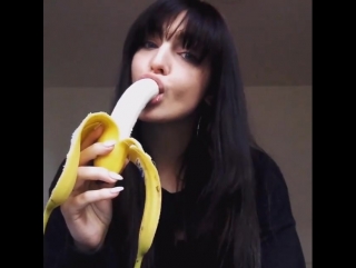 would pwincessmimi (emjayxo ) treat her to his banana???